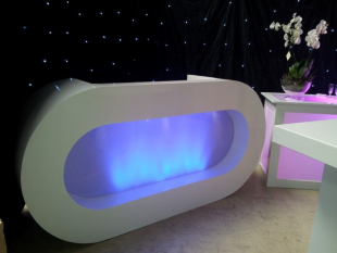 luxe-ovale-dj-booth-wit